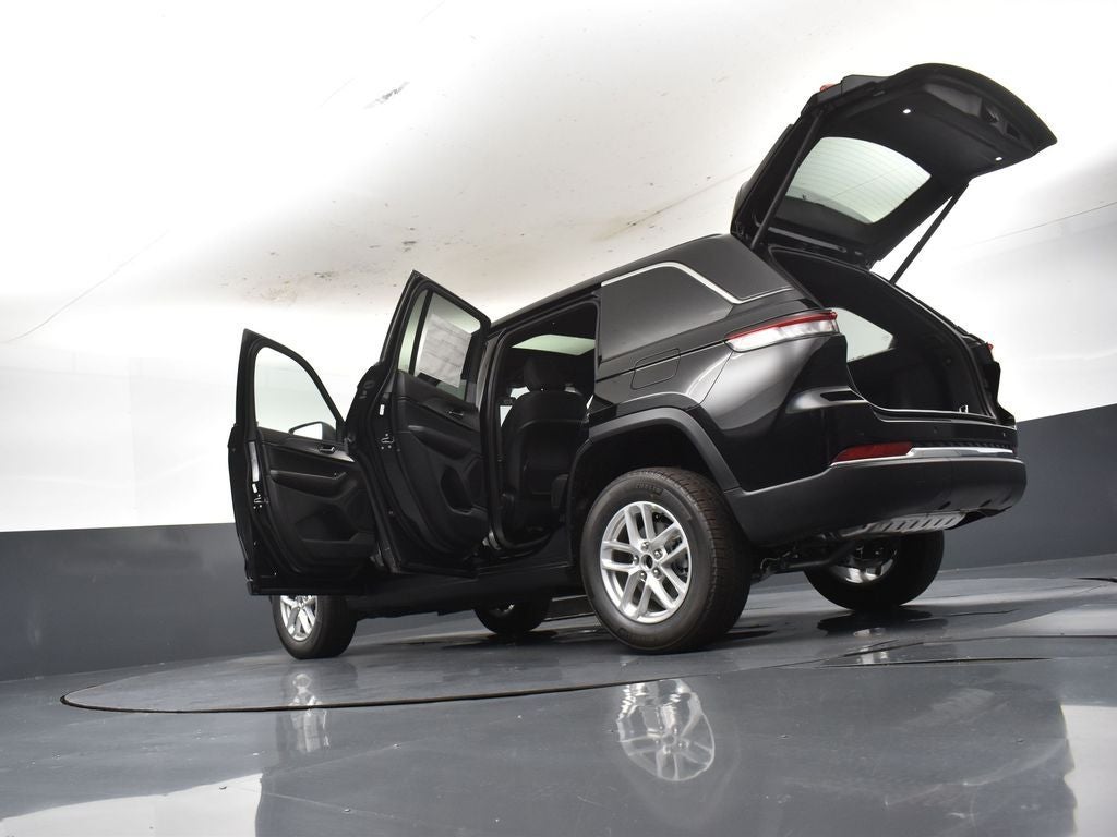 2026 Jeep Grand Cherokee GRAND CHEROKEE LAREDO X 4X2