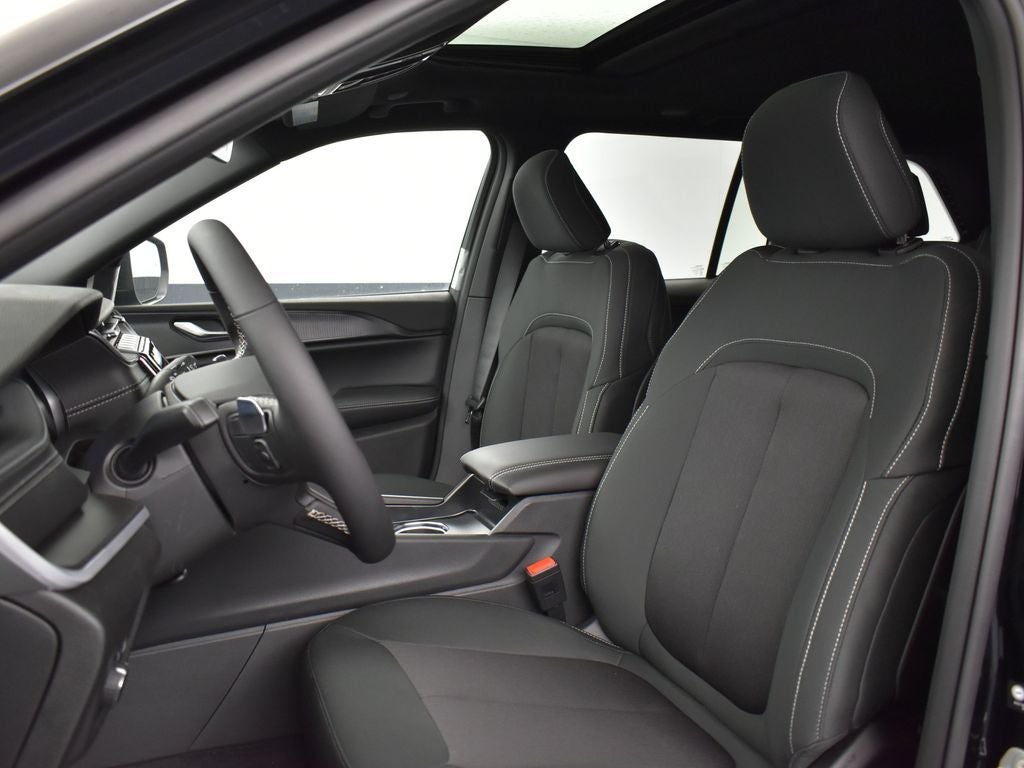 2026 Jeep Grand Cherokee GRAND CHEROKEE LAREDO X 4X2