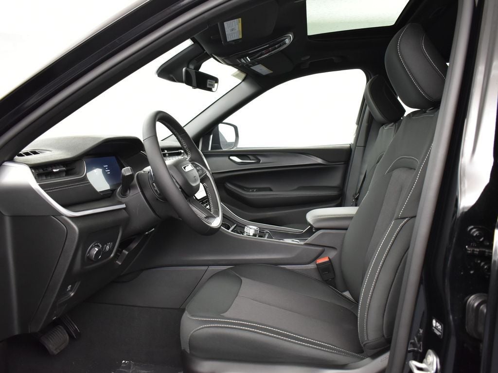 2026 Jeep Grand Cherokee GRAND CHEROKEE LAREDO X 4X2