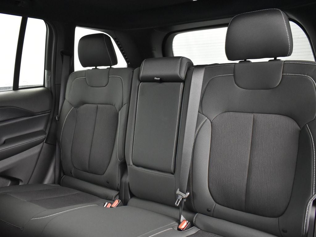 2026 Jeep Grand Cherokee GRAND CHEROKEE LAREDO X 4X2