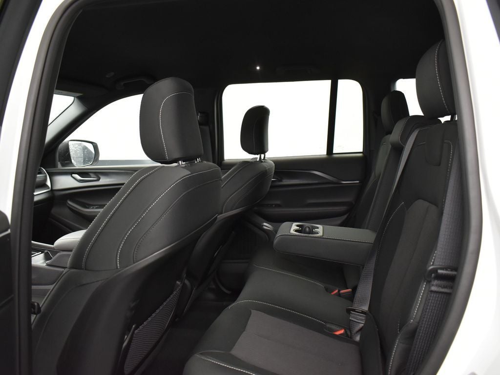 2026 Jeep Grand Cherokee GRAND CHEROKEE LAREDO 4X2