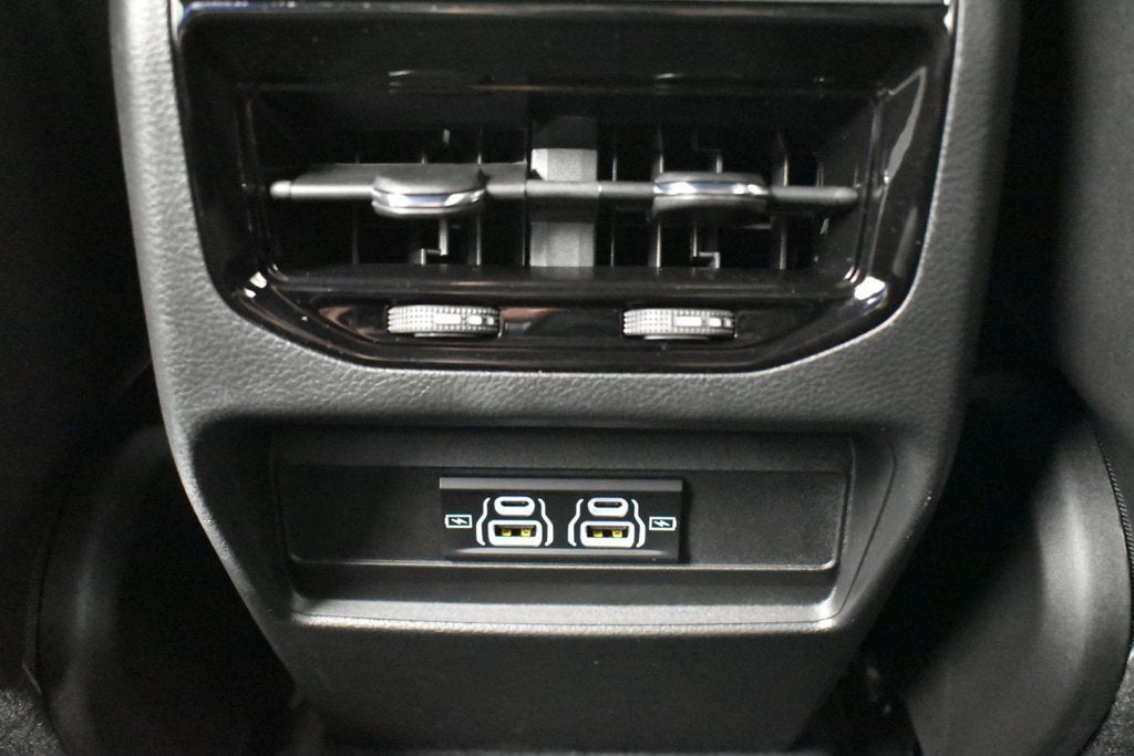2027 Jeep Grand Cherokee GRAND CHEROKEE LAREDO 4X2