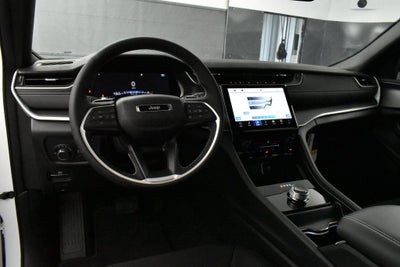 2027 Jeep Grand Cherokee GRAND CHEROKEE LAREDO 4X2