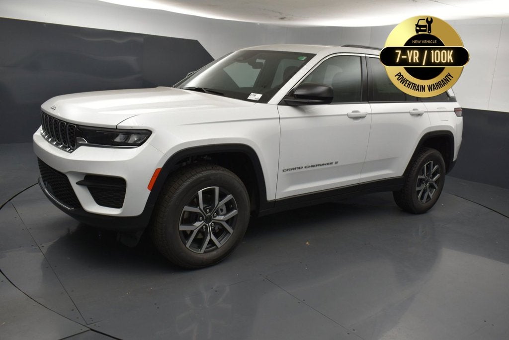 2027 Jeep Grand Cherokee GRAND CHEROKEE LAREDO 4X2