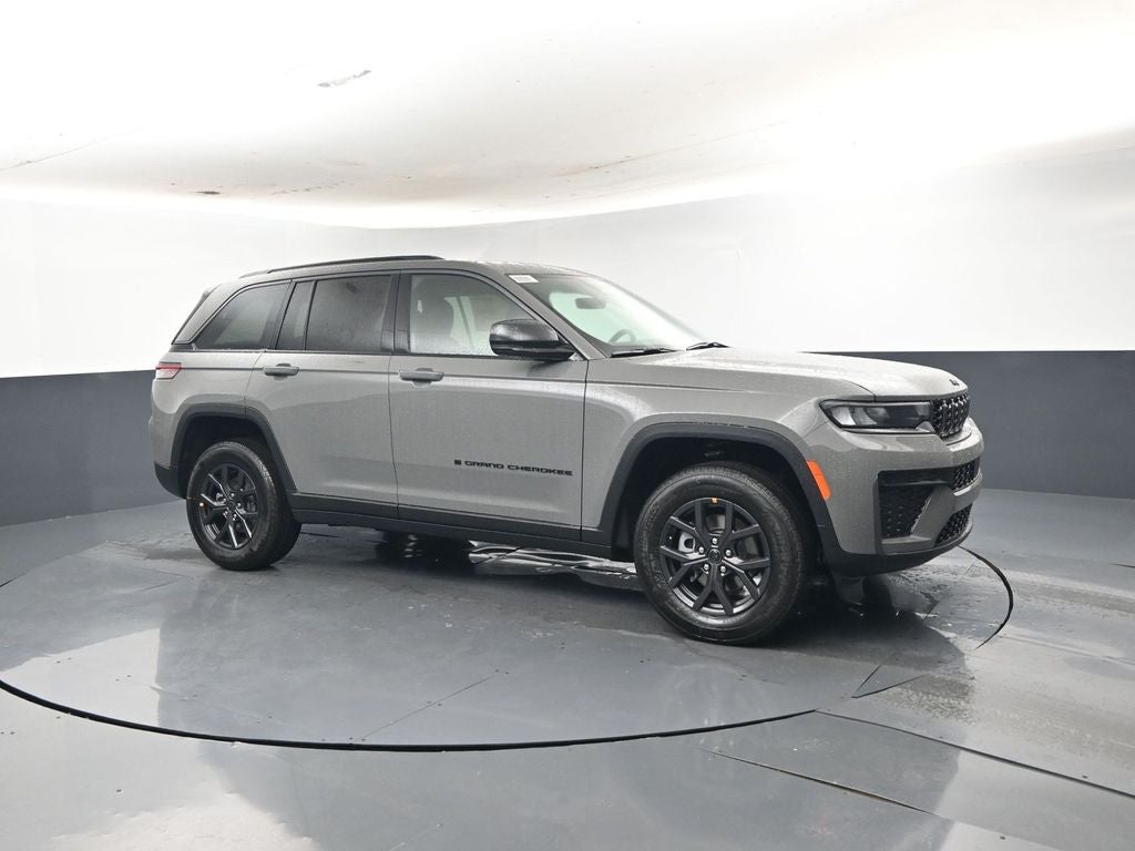 2027 Jeep Grand Cherokee Laredo Altitude
