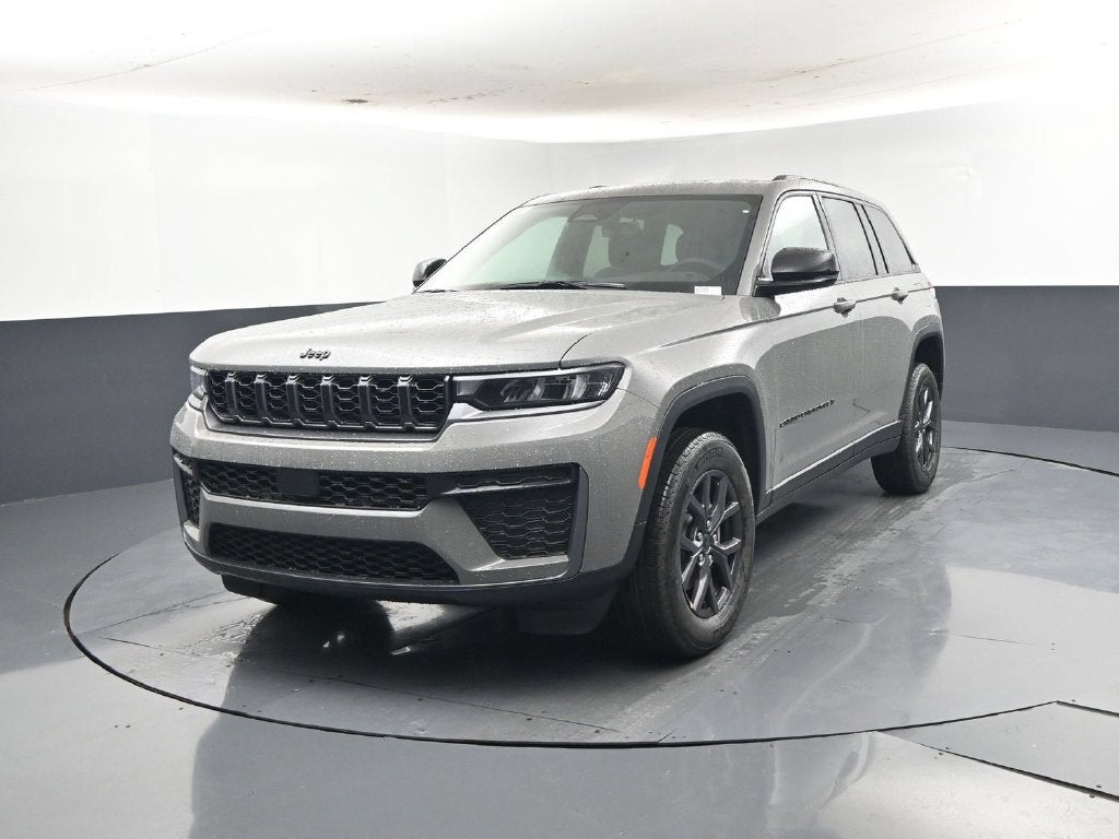 2027 Jeep Grand Cherokee Laredo Altitude