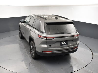 2027 Jeep Grand Cherokee Laredo Altitude