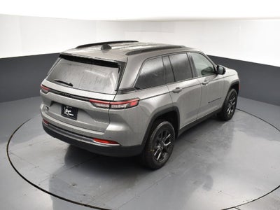 2027 Jeep Grand Cherokee Laredo Altitude
