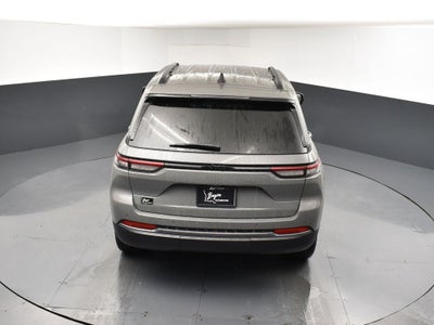 2027 Jeep Grand Cherokee Laredo Altitude