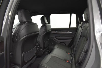 2027 Jeep Grand Cherokee Laredo Altitude