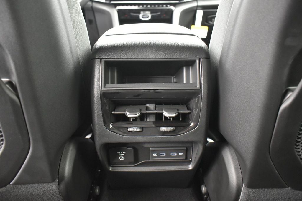 2027 Jeep Grand Cherokee Laredo Altitude