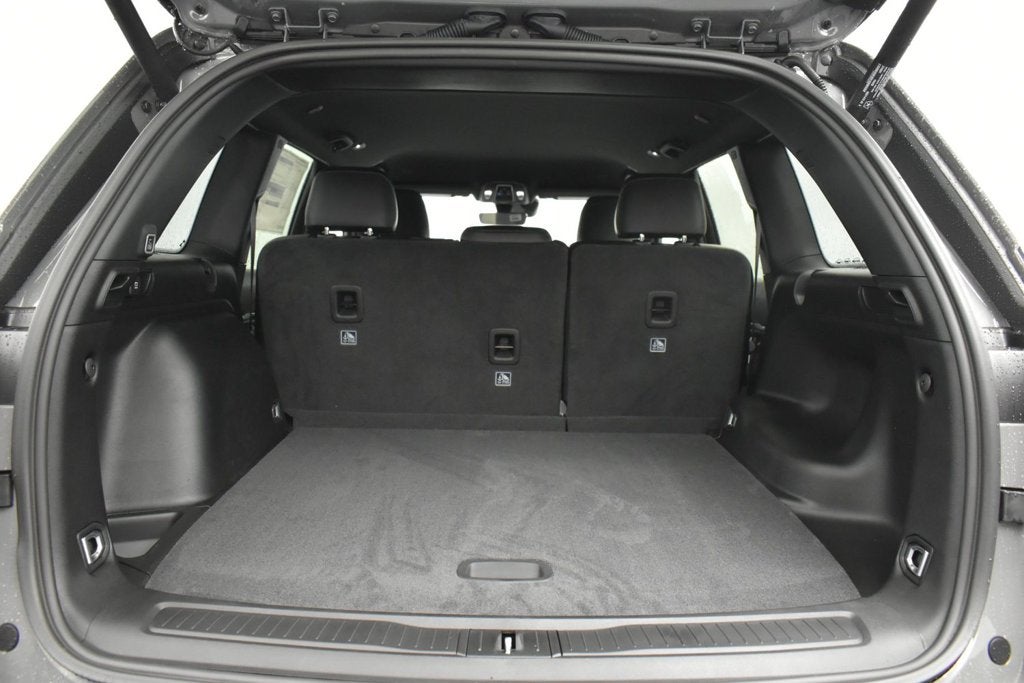 2027 Jeep Grand Cherokee Laredo Altitude