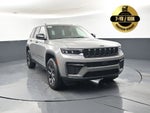 2027 Jeep Grand Cherokee Laredo Altitude