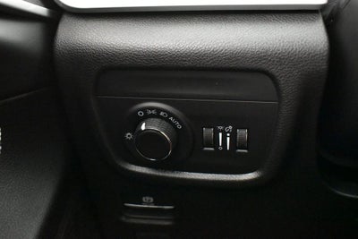 2027 Jeep Grand Cherokee Laredo Altitude