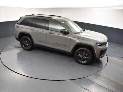 2027 Jeep Grand Cherokee Laredo Altitude