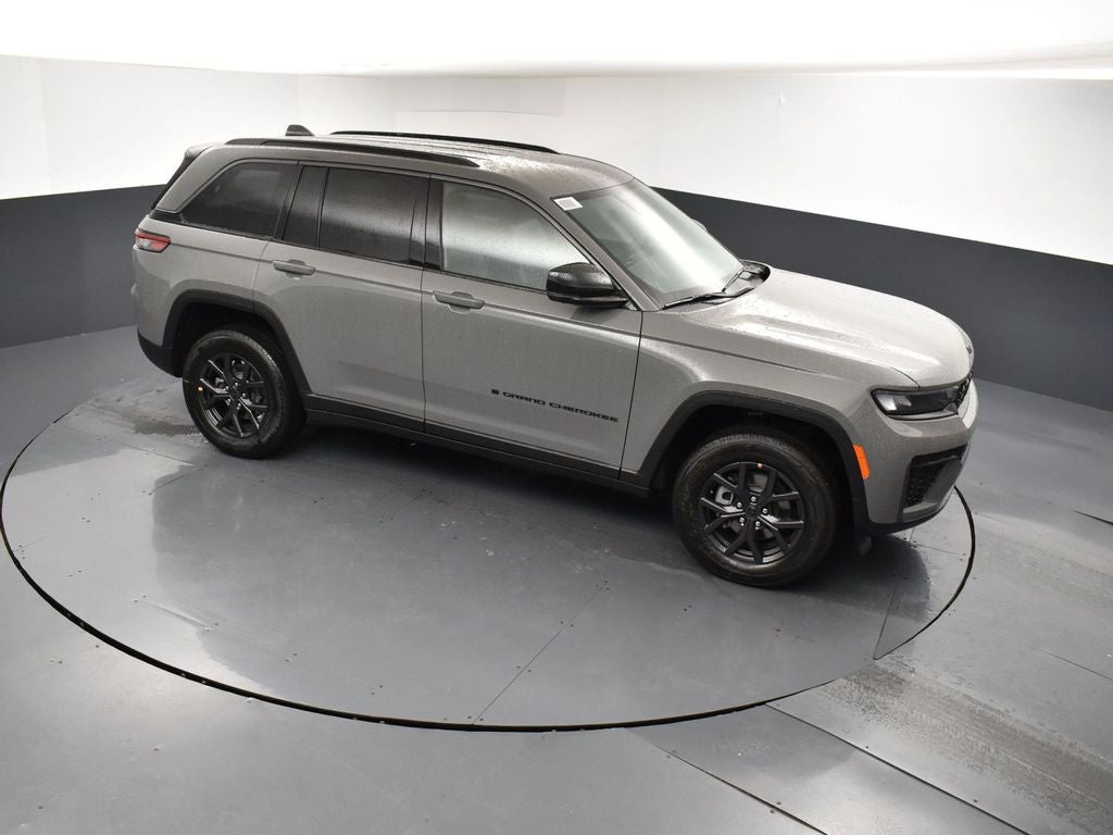 2027 Jeep Grand Cherokee Laredo Altitude