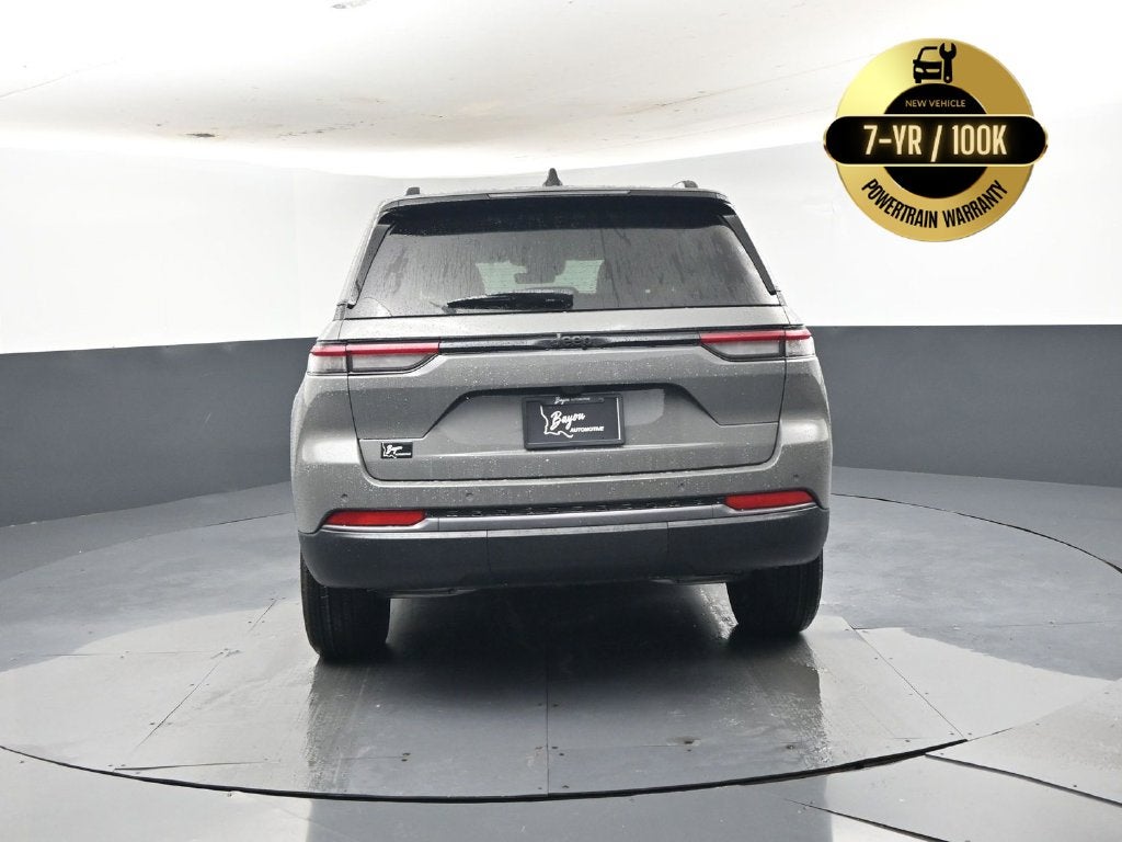 2027 Jeep Grand Cherokee Laredo Altitude