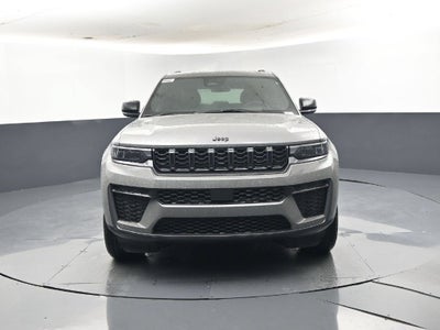2027 Jeep Grand Cherokee Laredo Altitude