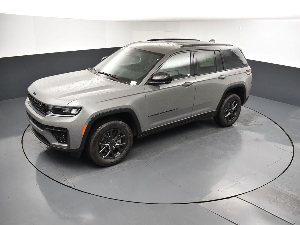 2027 Jeep Grand Cherokee Laredo Altitude