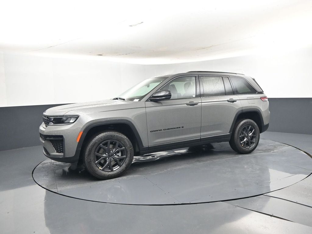 2027 Jeep Grand Cherokee Laredo Altitude