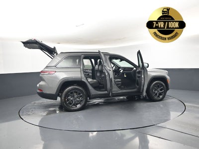 2027 Jeep Grand Cherokee Laredo Altitude