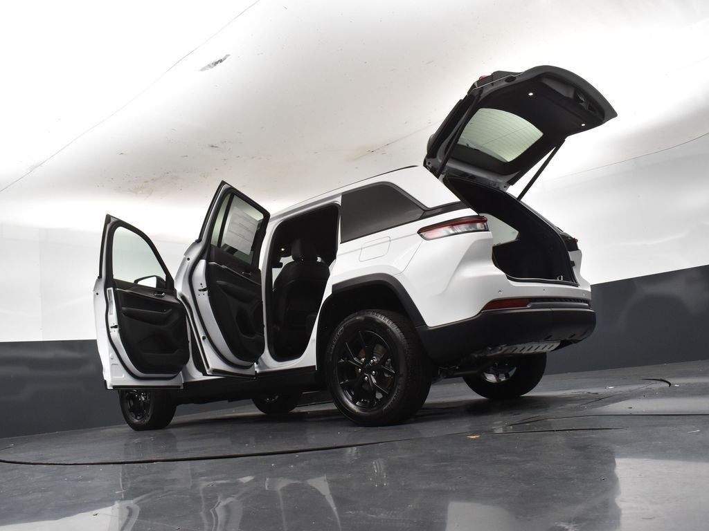 2026 Jeep Grand Cherokee GRAND CHEROKEE LAREDO ALTITUDE 4X2