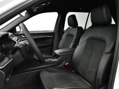 2026 Jeep Grand Cherokee GRAND CHEROKEE LAREDO ALTITUDE 4X2