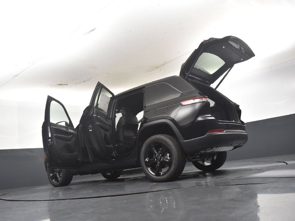 2027 Jeep Grand Cherokee GRAND CHEROKEE LIMITED 4X2