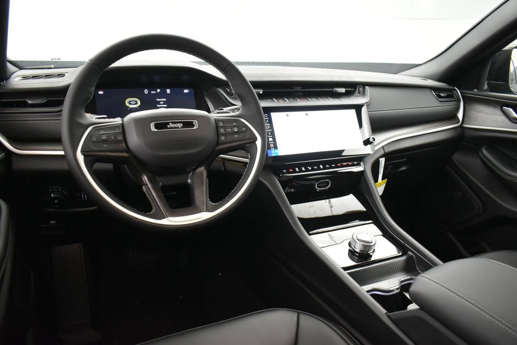 2027 Jeep Grand Cherokee GRAND CHEROKEE LIMITED 4X2