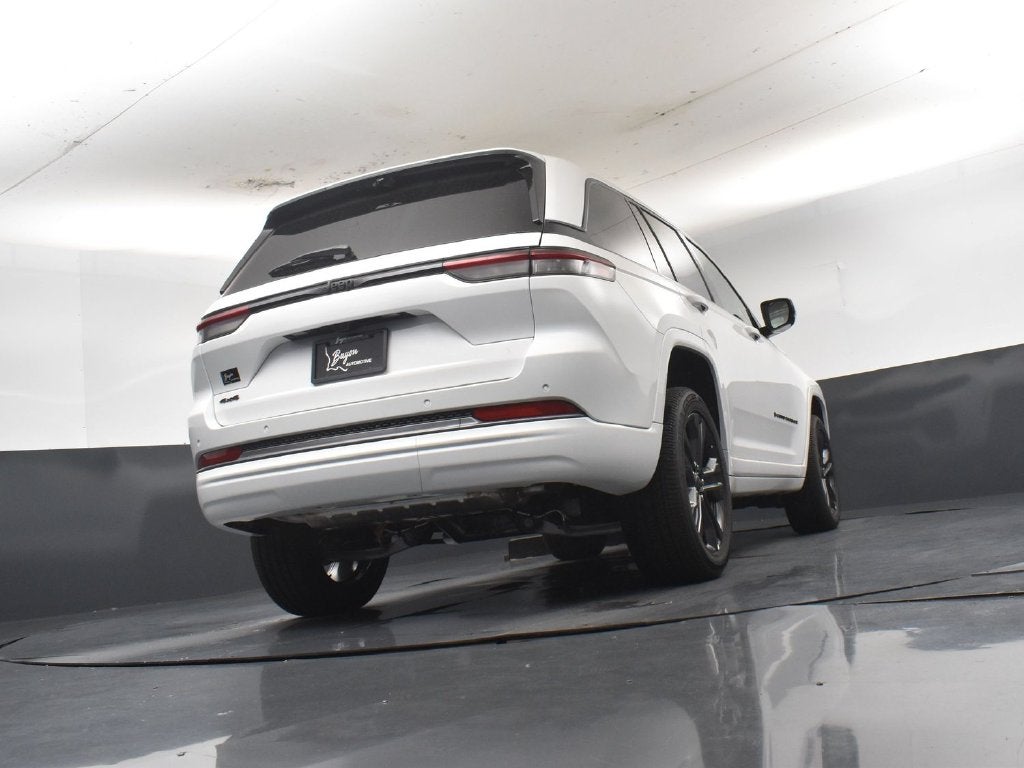 2027 Jeep Grand Cherokee Limited Reserve