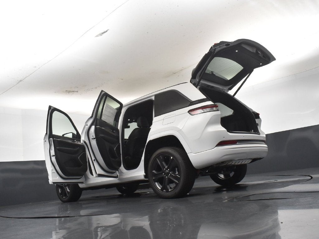 2027 Jeep Grand Cherokee Limited Reserve