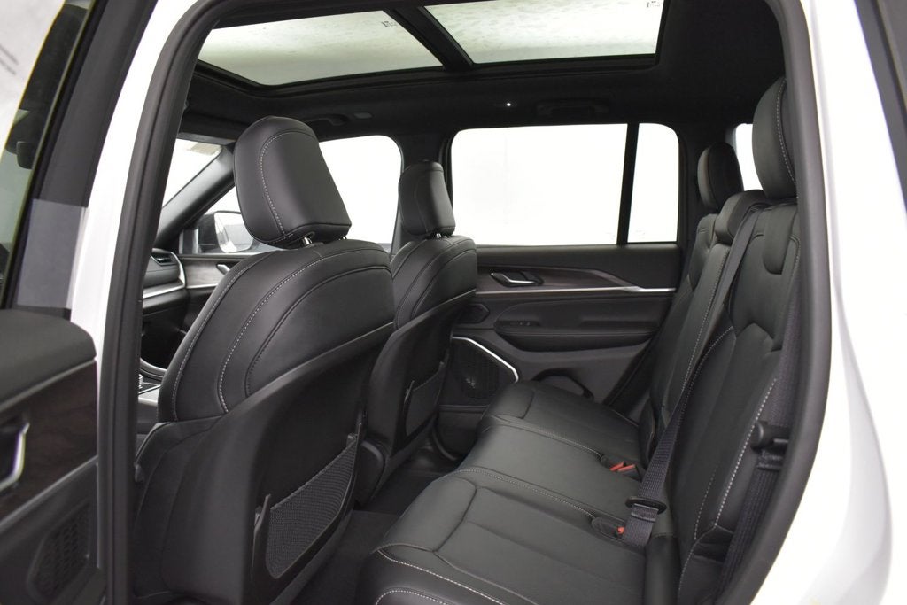 2027 Jeep Grand Cherokee Limited Reserve