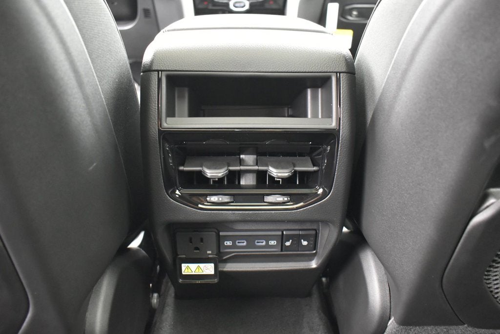 2027 Jeep Grand Cherokee Limited Reserve