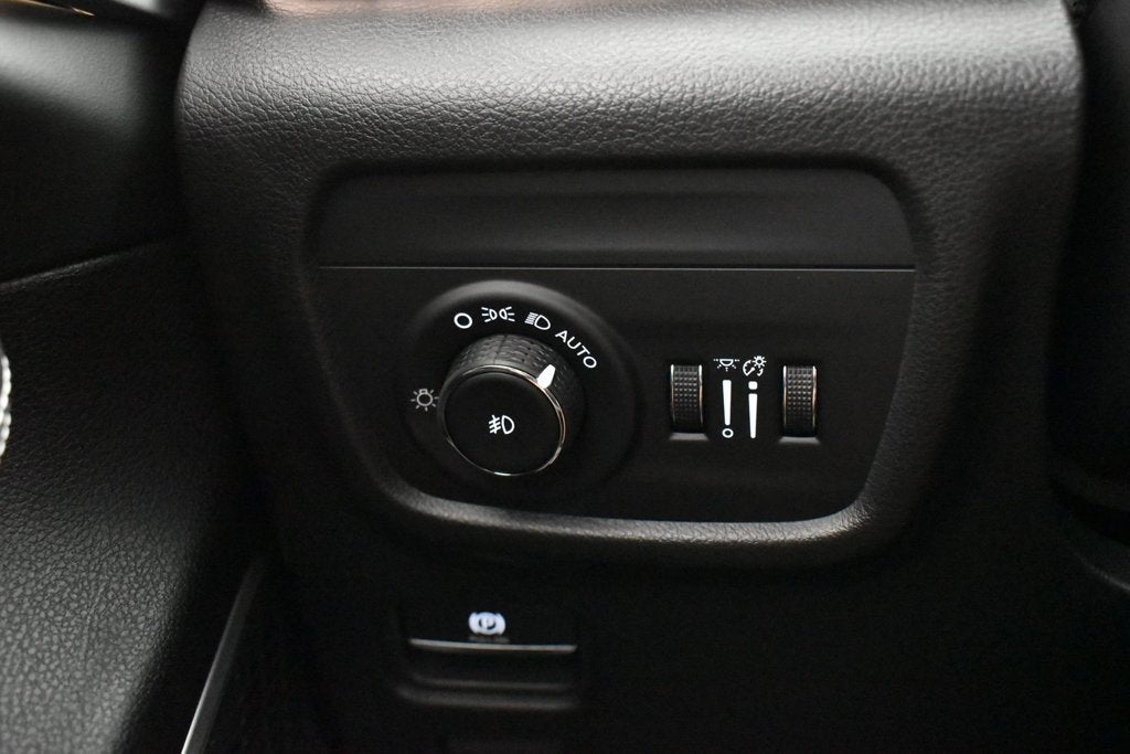2027 Jeep Grand Cherokee Limited Reserve