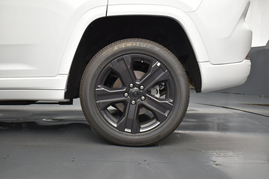 2027 Jeep Grand Cherokee Limited Reserve