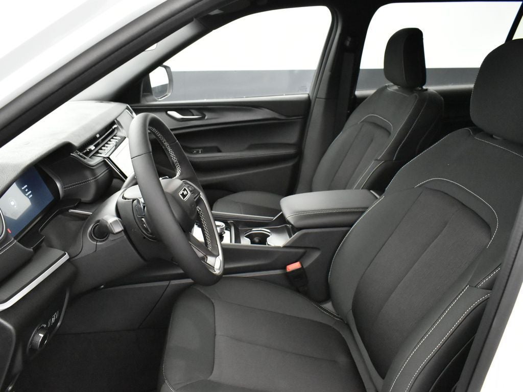 2025 Jeep Grand Cherokee GRAND CHEROKEE L LAREDO X 4X2