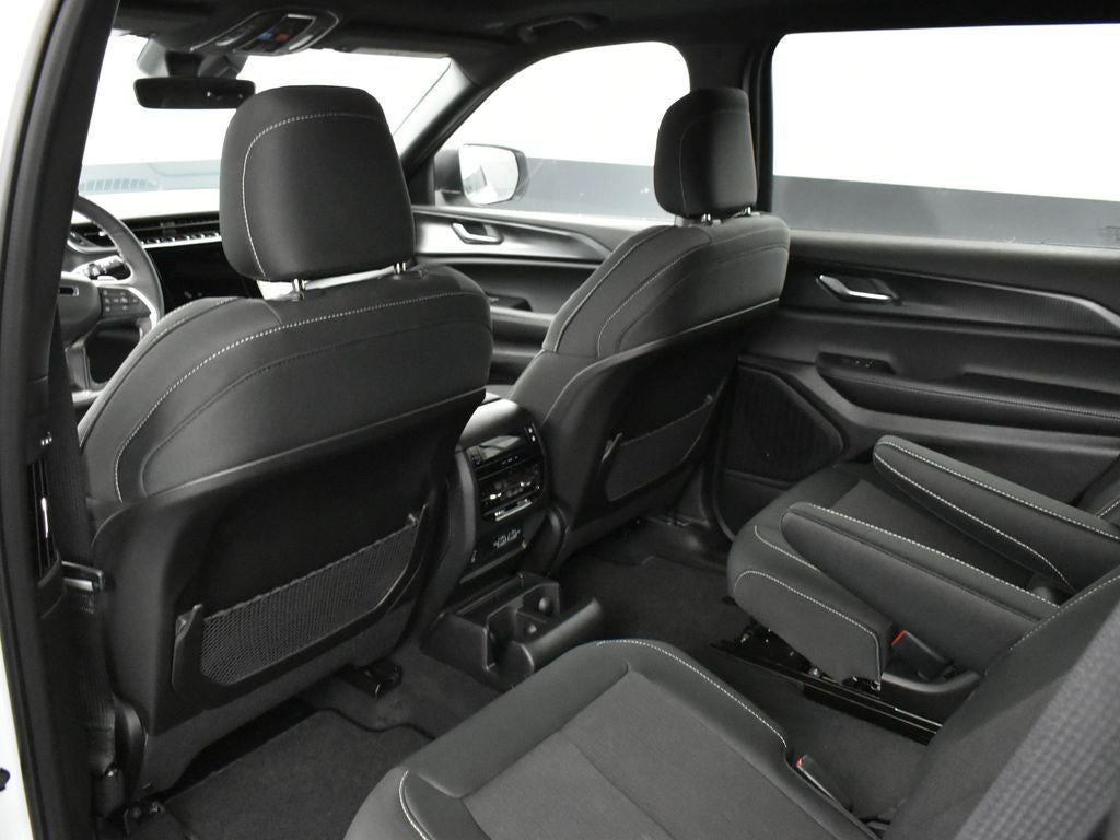 2025 Jeep Grand Cherokee GRAND CHEROKEE L LAREDO X 4X2