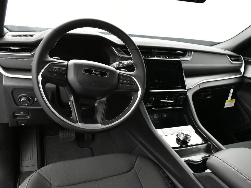 2025 Jeep Grand Cherokee GRAND CHEROKEE L LAREDO X 4X2