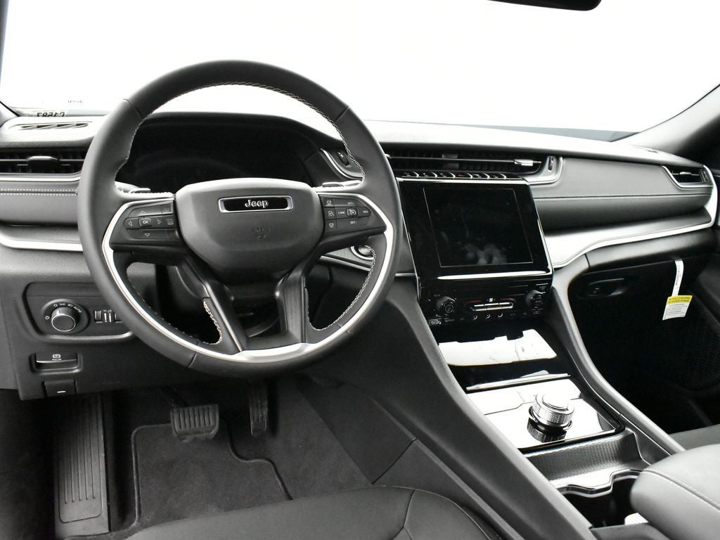 2026 Jeep Grand Cherokee GRAND CHEROKEE L LAREDO 4X2