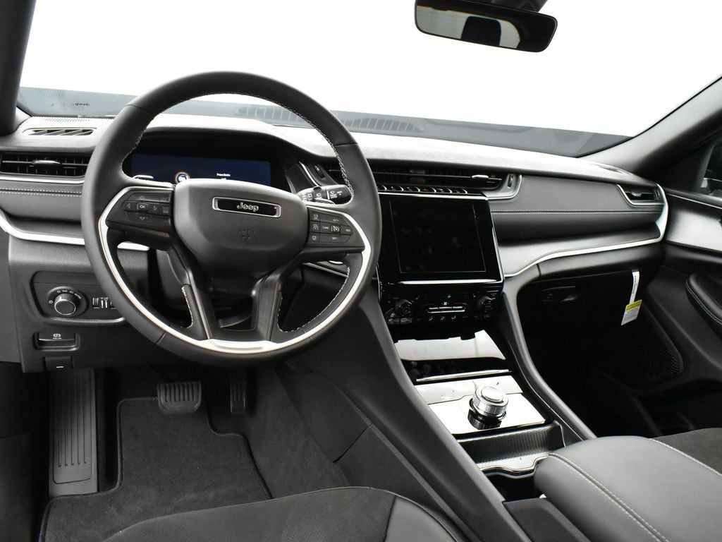 2025 Jeep Grand Cherokee GRAND CHEROKEE L ALTITUDE 4X2