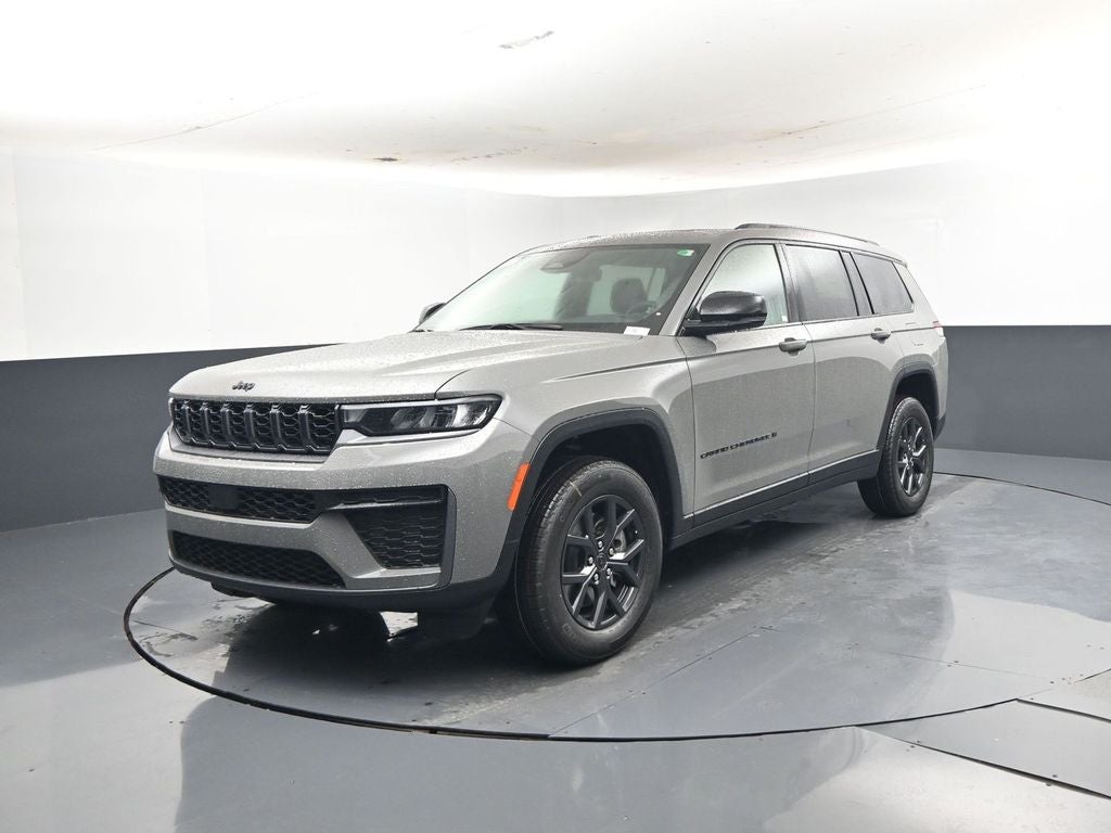 2027 Jeep Grand Cherokee Laredo Altitude