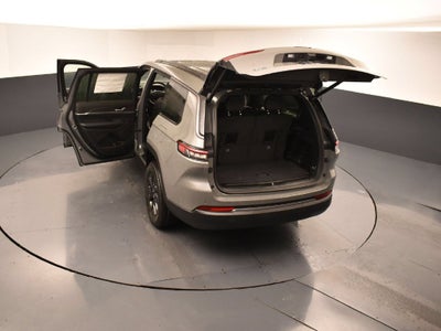 2027 Jeep Grand Cherokee Laredo Altitude