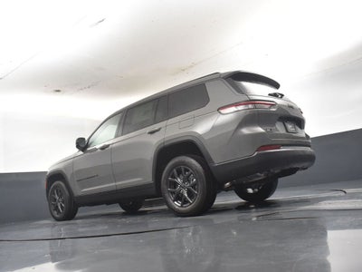 2027 Jeep Grand Cherokee Laredo Altitude