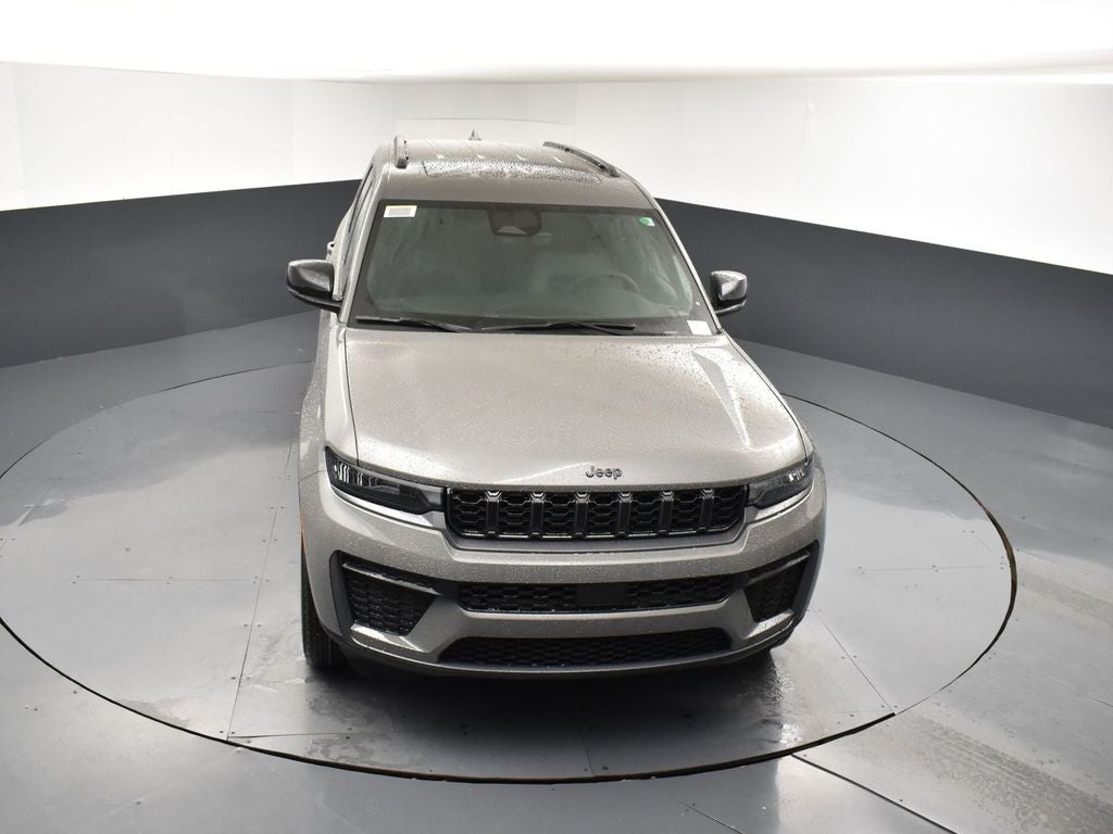 2027 Jeep Grand Cherokee Laredo Altitude