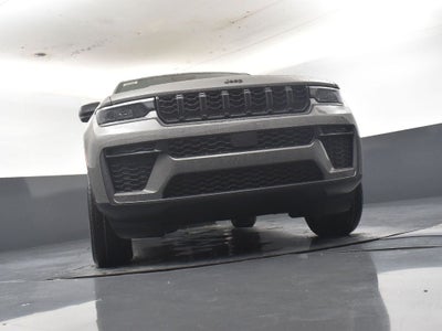2027 Jeep Grand Cherokee Laredo Altitude