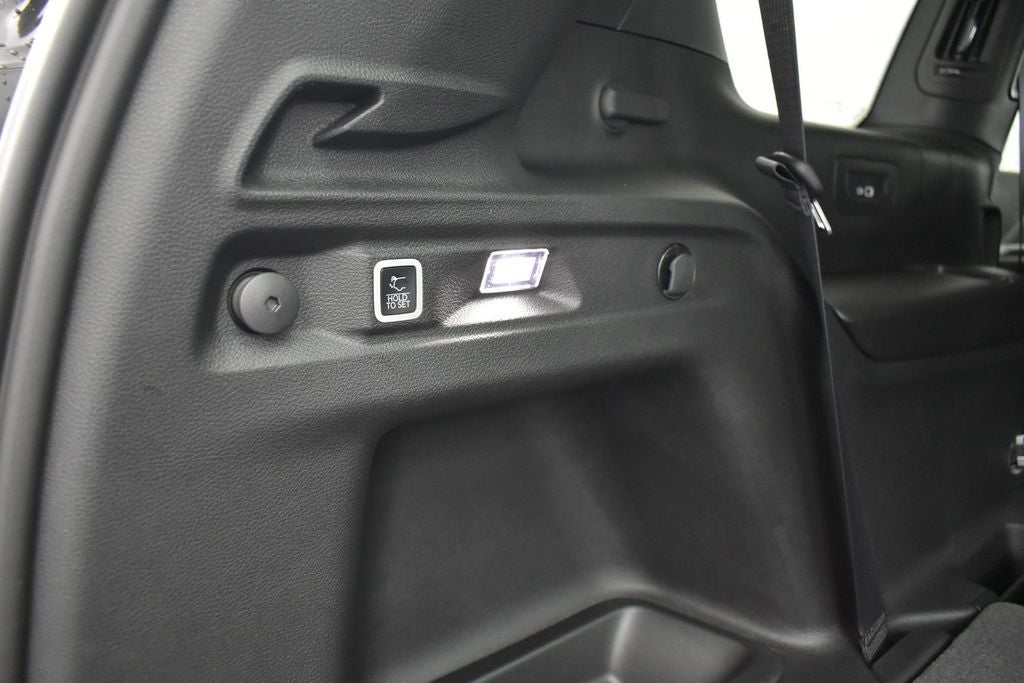 2027 Jeep Grand Cherokee Laredo Altitude