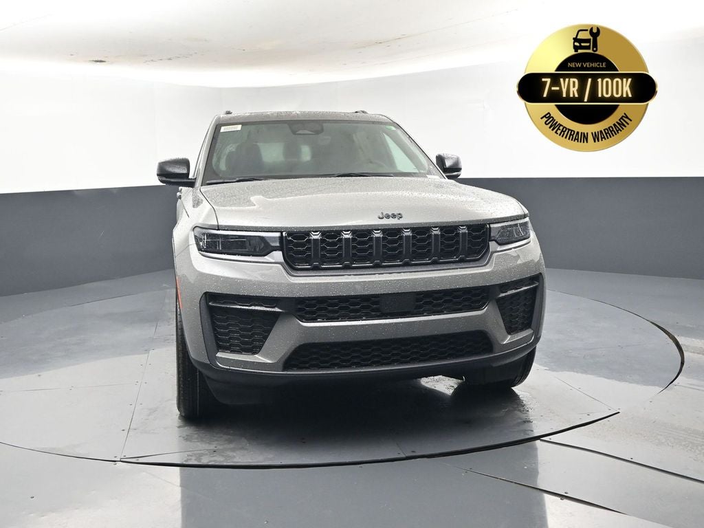 2027 Jeep Grand Cherokee Laredo Altitude