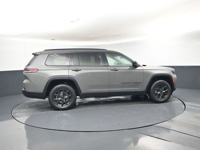 2027 Jeep Grand Cherokee Laredo Altitude