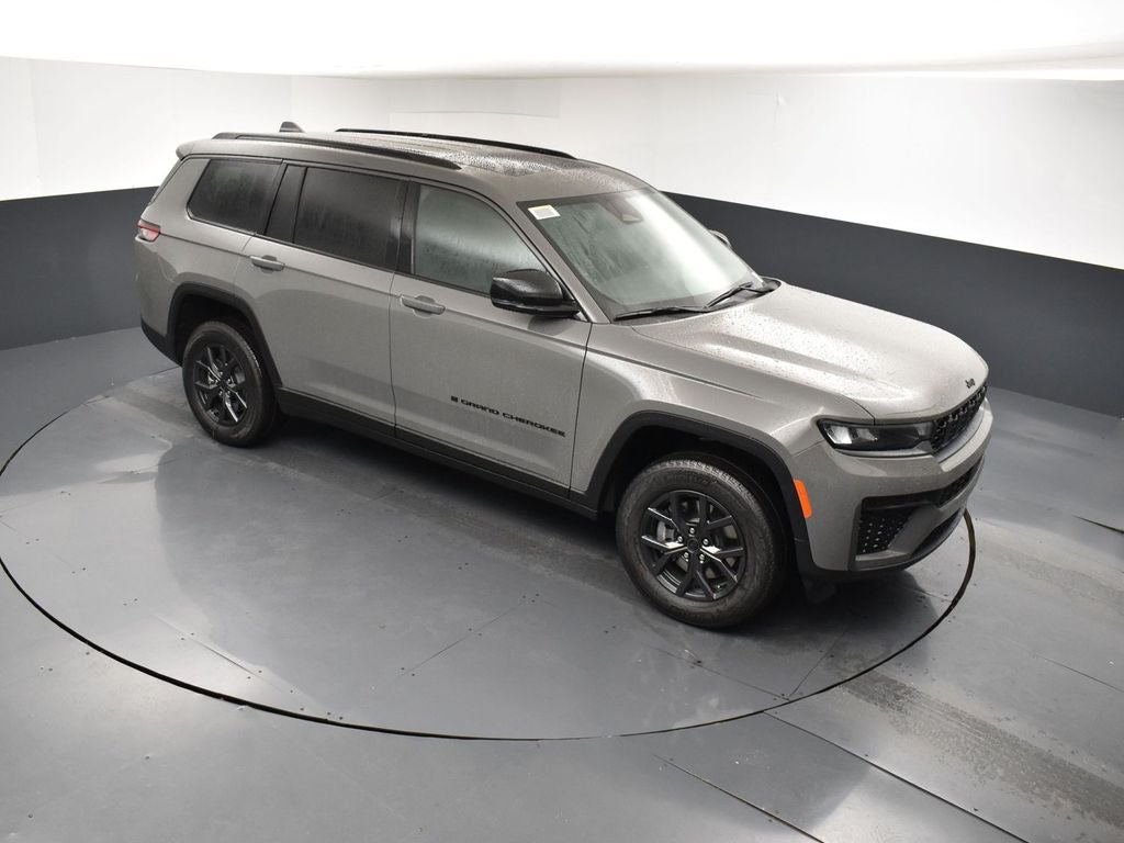 2027 Jeep Grand Cherokee Laredo Altitude