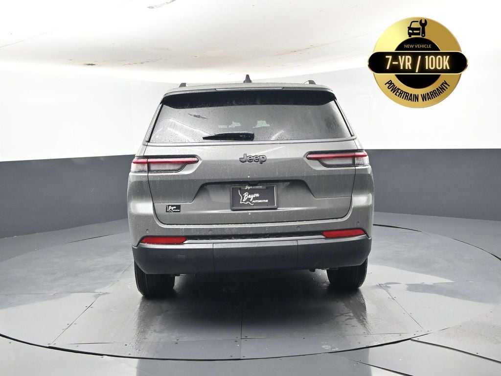 2027 Jeep Grand Cherokee Laredo Altitude